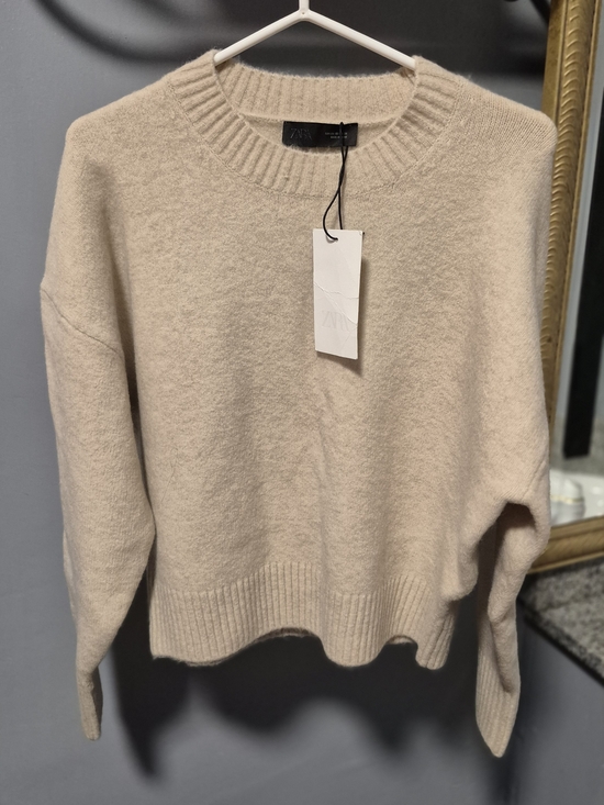 Zara Sweaters - Zara Light Beige Crewneck Knit Sweater